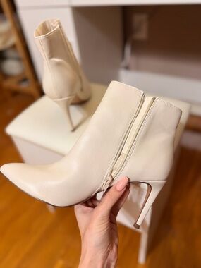 Women's Cream High Heel Ankle Boots - Classic Zip Detail